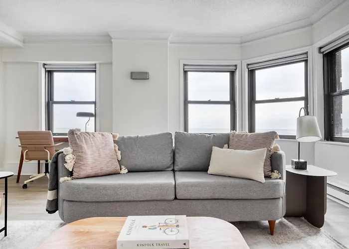 Apartment Gold Coast 2br W Doorman Gym 2 Blocks To L Chi-556