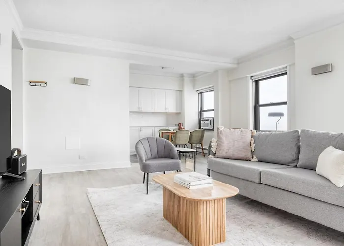 Gold Coast 2br W Doorman Gym 2 Blocks To L Chi-556 Chicago
