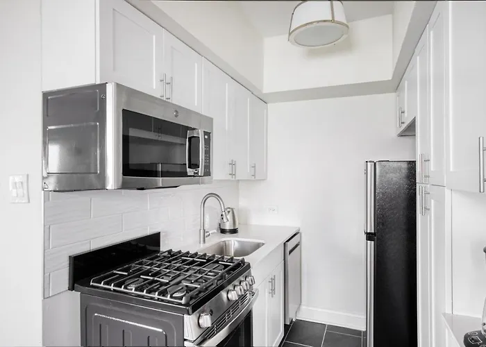 Apartment Gold Coast 2br W Doorman Gym 2 Blocks To L Chi-556