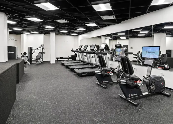 Gold Coast 2br W Doorman Gym 2 Blocks To L Chi-556 Apartment