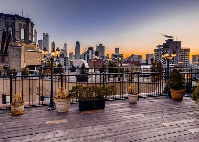 Gold Coast 2br W Doorman Gym 2 Blocks To L Chi-556 Apartment *